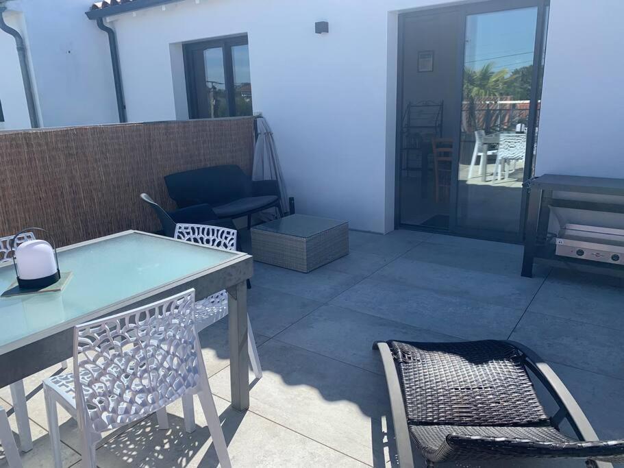 Maison Terrasse Proche Centre Ville Et Ile De Re 라로셸 외부 사진